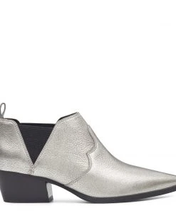 Nine West Cahluz Western Booties Metallic Mindset