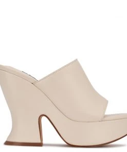 Nine West Flower Platform Slide Sandals Y2K Revival