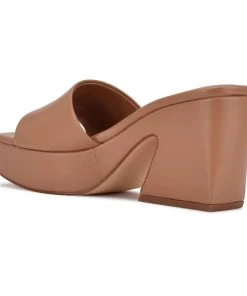 Nine West Y2K Revival Oklee Platform Slide Sandals 9 Nine West Y2K Revival Oklee Platform Slide Sandals